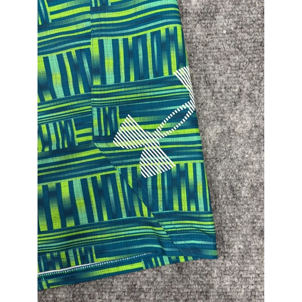 Under Armour HeatGear Mens Board Shorts Green Teal Geometric Stripe Size 40